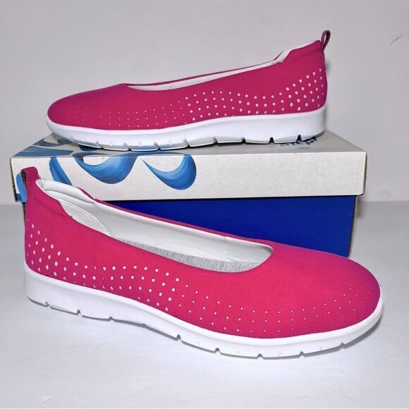 Clarks Allena Sea CLOUDSTEPPERS Perforated Slip-On - Picture 1 of 7